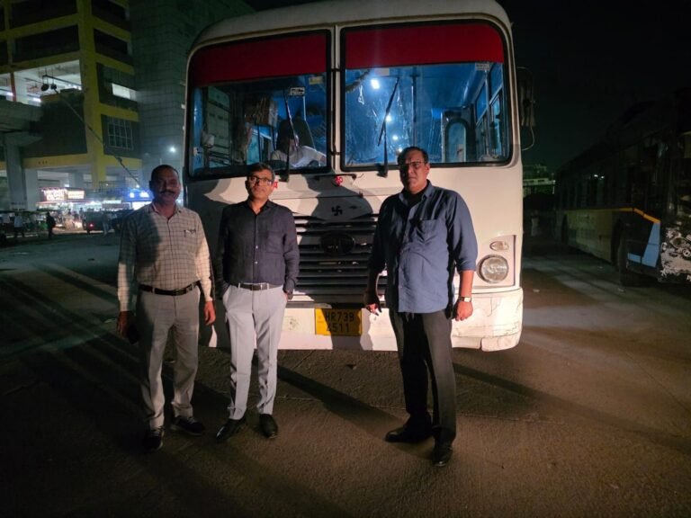 मुख्यमंत्री उडनदस्ता फरीदाबाद ने बिना परमिट के चल रही प्राइवेट बसों के कराए चालान