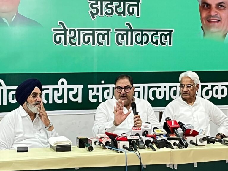 अगर सरकार ने किसानों के खेतों से पानी नहीं निकाला तो हम बीजेपी का पानी निकाल देंगे: अभय चौटाला