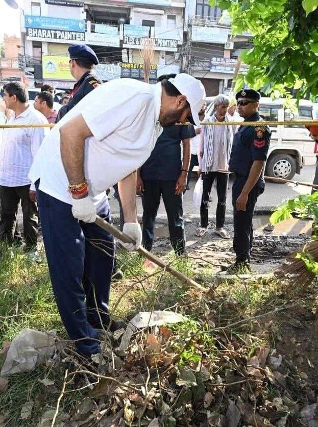 image editor output image1014218191 17575758268507840809831551705670