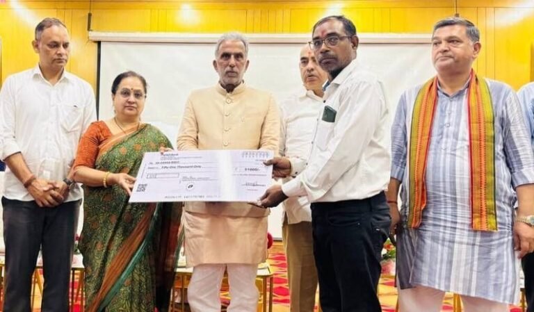 केंद्र और प्रदेश सरकार श्रमिकों के कल्याण एवं उनके उज्ज्वल भविष्य के लिए संकल्पित: कृष्णपाल गुर्जर