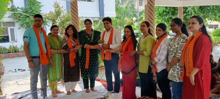 प्रधानमंत्री नरेन्द्र मोदी जी का जीवन राष्ट्र सेवा और आध्यात्मिक मूल्यों का प्रतीक : मुकेश वशिष्ठ