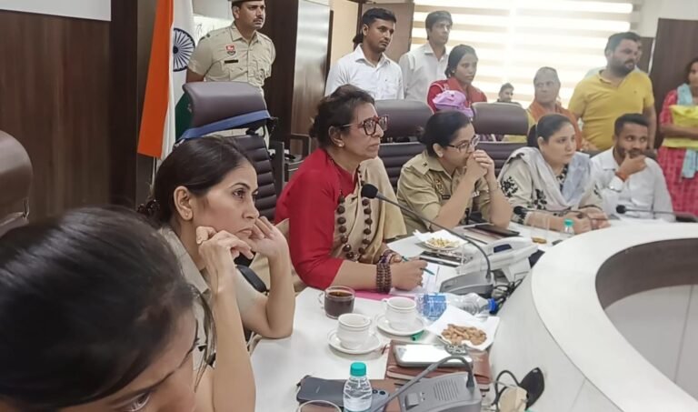 महिला आयोग की चेयरपर्सन रेणु भाटिया ने की जन सुनवाई, 42 में से 40 मामलों की हुई सुनवाई, 2 का हुआ निस्तारण