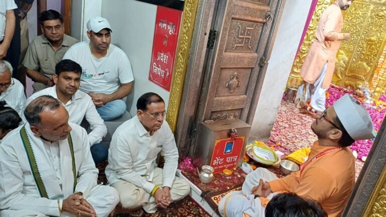 मंत्री राजेश नागर ने माता मनसा देवी मंदिर में माता के दर्शन कर लिया आर्शीवाद