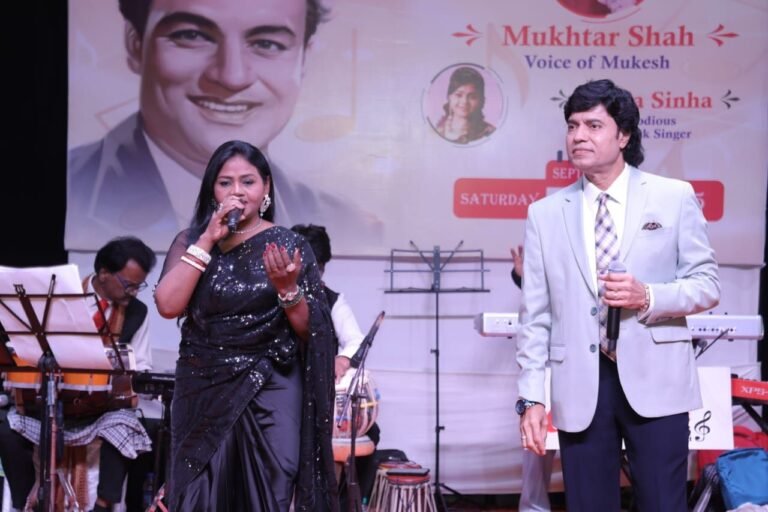 मुकेश के सदाबहार नगमों से गूंज उठी मुख्तार शाह नाईट
