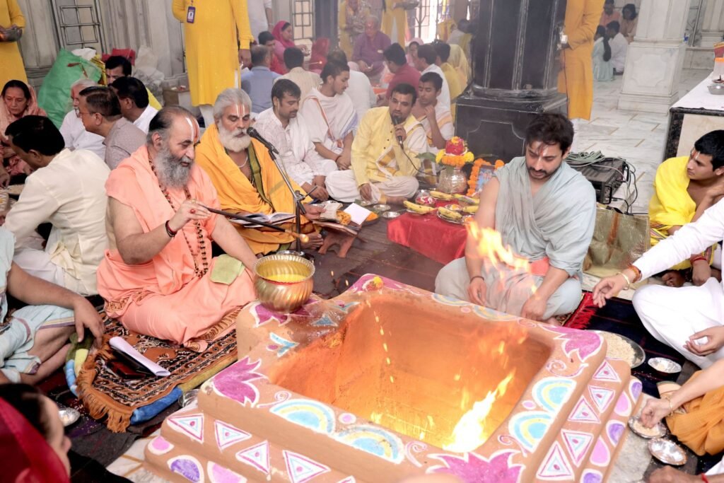 भगवान ने मानव जन्म दिया, उसका धन्यवाद करो - स्वामी पुरुषोत्तमाचार्य 1 5b2a0022513673642322501504