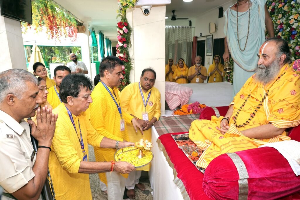 भगवान ने मानव जन्म दिया, उसका धन्यवाद करो - स्वामी पुरुषोत्तमाचार्य 4 5b2a03292202988464229808467