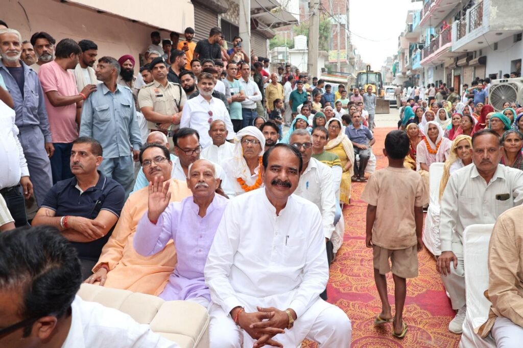 प्रदेश सरकार का लक्ष्य हर नागरिक तक बुनियादी सुविधाएं पहुँचाना : विपुल गोयल 3 img 20251006 wa02597266792547535499223