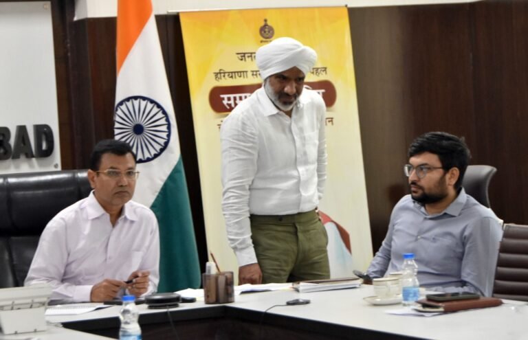 छठ पूजा से पहले यमुना की सफाई और स्वच्छता सुनिश्चित करें अधिकारी : एडीसी सतबीर मान