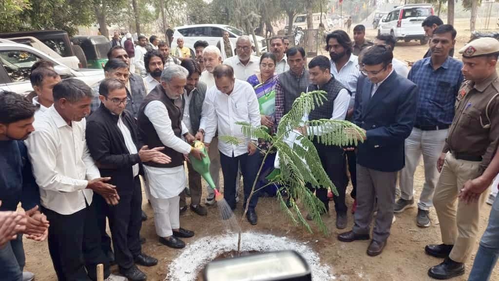 img 20251119 wa05103799461537806038064