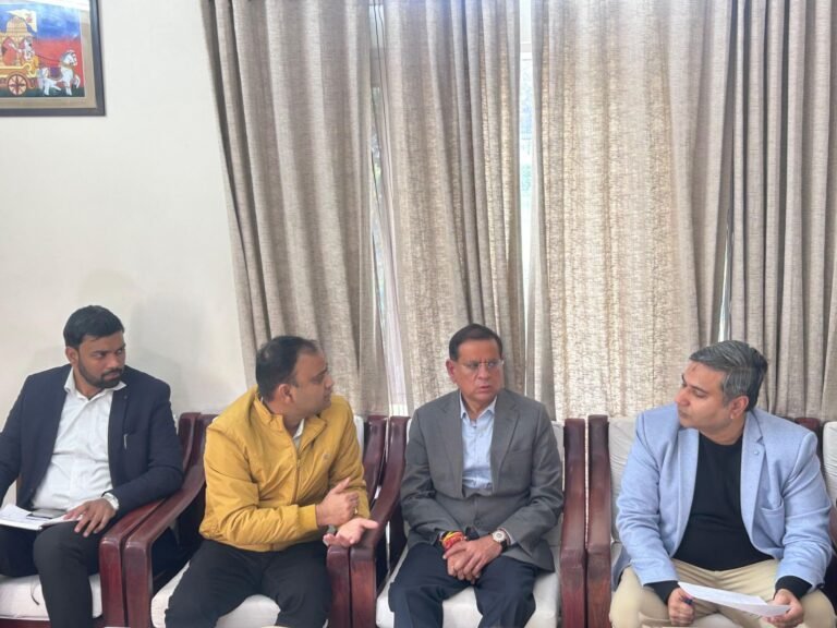 तिगांव विधानसभा में विकास को लेकर मंत्री राजेश नागर का निगमायुक्त के साथ मंथन