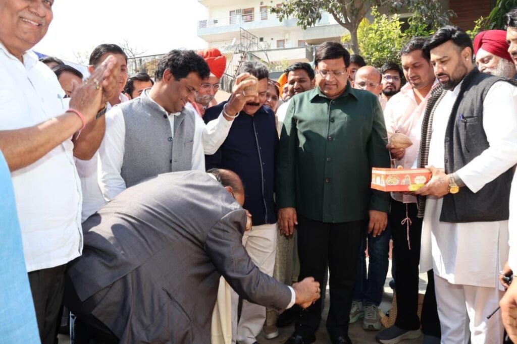 सुरक्षित प्रवेश, सुव्यवस्थित मार्ग आधुनिक सेक्टर-17 की सशक्त पहचान : विपुल गोयल 2 img 20260215 wa04111298022023207103017